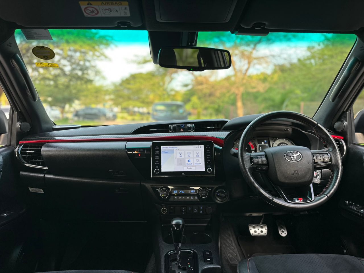 HILUX DOUBLE CABIN thumbnail 4